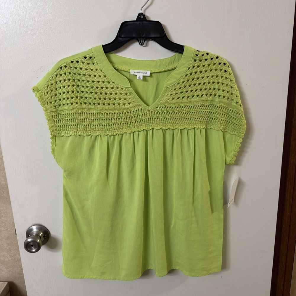 ✨NWT✨ Westbound Green Women's Top with Crochet Embellishment- Size Small
